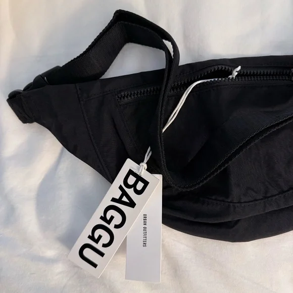 Urban Outfitters Crescent Fanny Pack - Picture 2 of 4